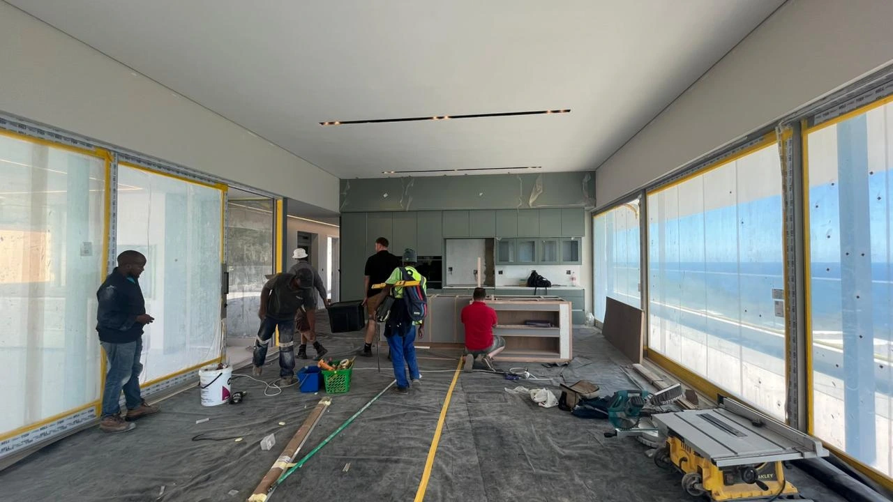 GR Coatings team working on a Garden Route home